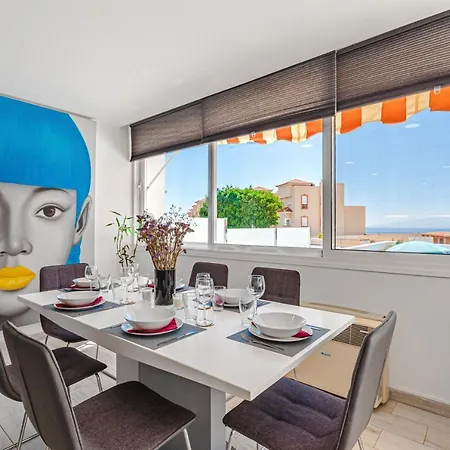 Luxury House With Private Heated Pool, Bbq And Private Parking Nyaraló