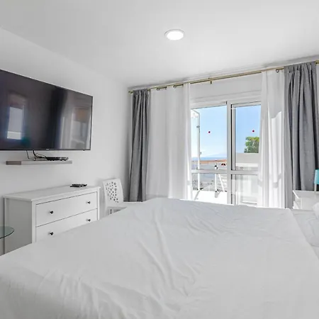 Сasa de vacaciones Luxury House With Private Heated Pool, Bbq And Private Parking *