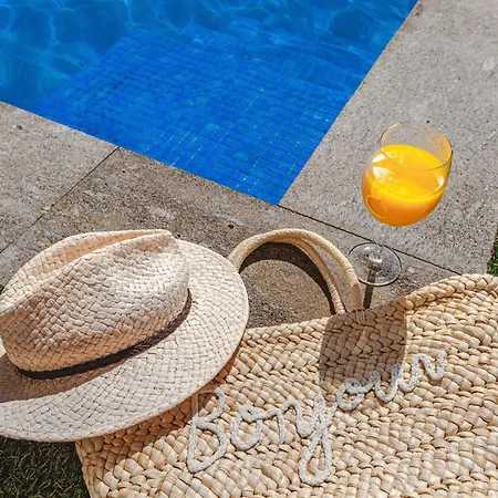 別荘 Luxury House With Private Heated Pool, Bbq And Private Parking *
