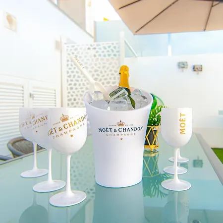 Luxury House With Private Heated Pool, Bbq And Private Parking アデヘ