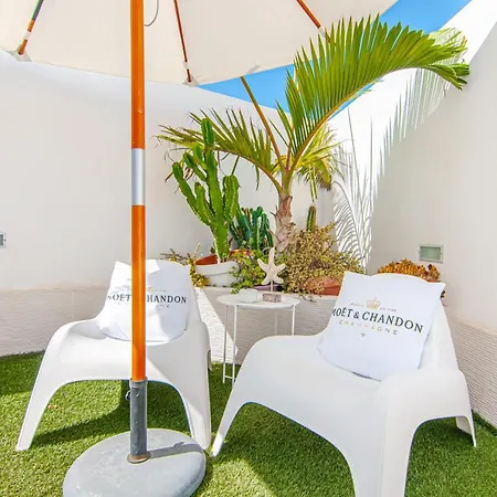 Luxury House With Private Heated Pool, Bbq And Private Parking